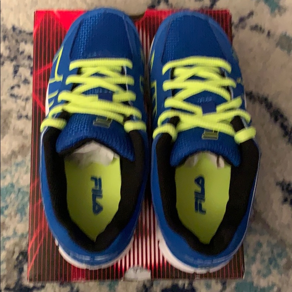 Fila Escaloght kids sizes available - Picture 6 of 11